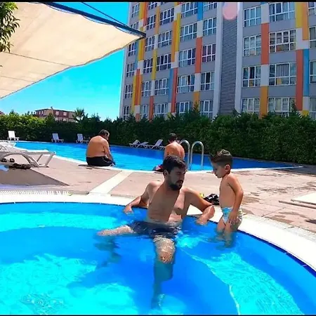 Legoland Complex Pool, Security Apartman